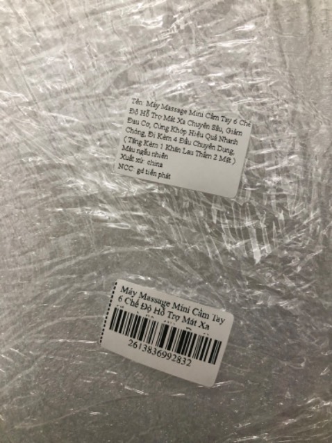 Bán máy đã trầy xước, không hộp giấy, chỉ có khay nhựa quấn màng nilon. Tóm lại là bán hàng đã sử dụng rồi.