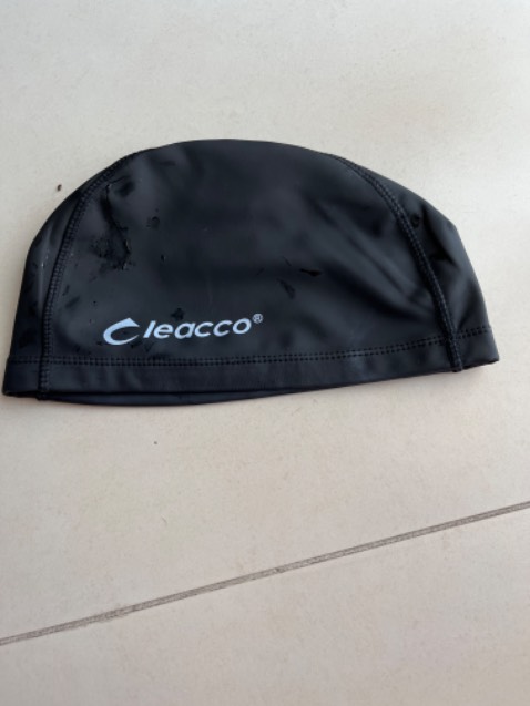 Dây thun vòng đầu khg sát nước vào hoàn toàn ướt cả tóc không như mong đợi ai muốn mua thì nên suy nghỉ lại vẫn nên dùng mũ silicon mua loại tốt co dãn 4 chiều để dễ đội mình đã dùng 2 loại rồi nên có nhận xét như vậy