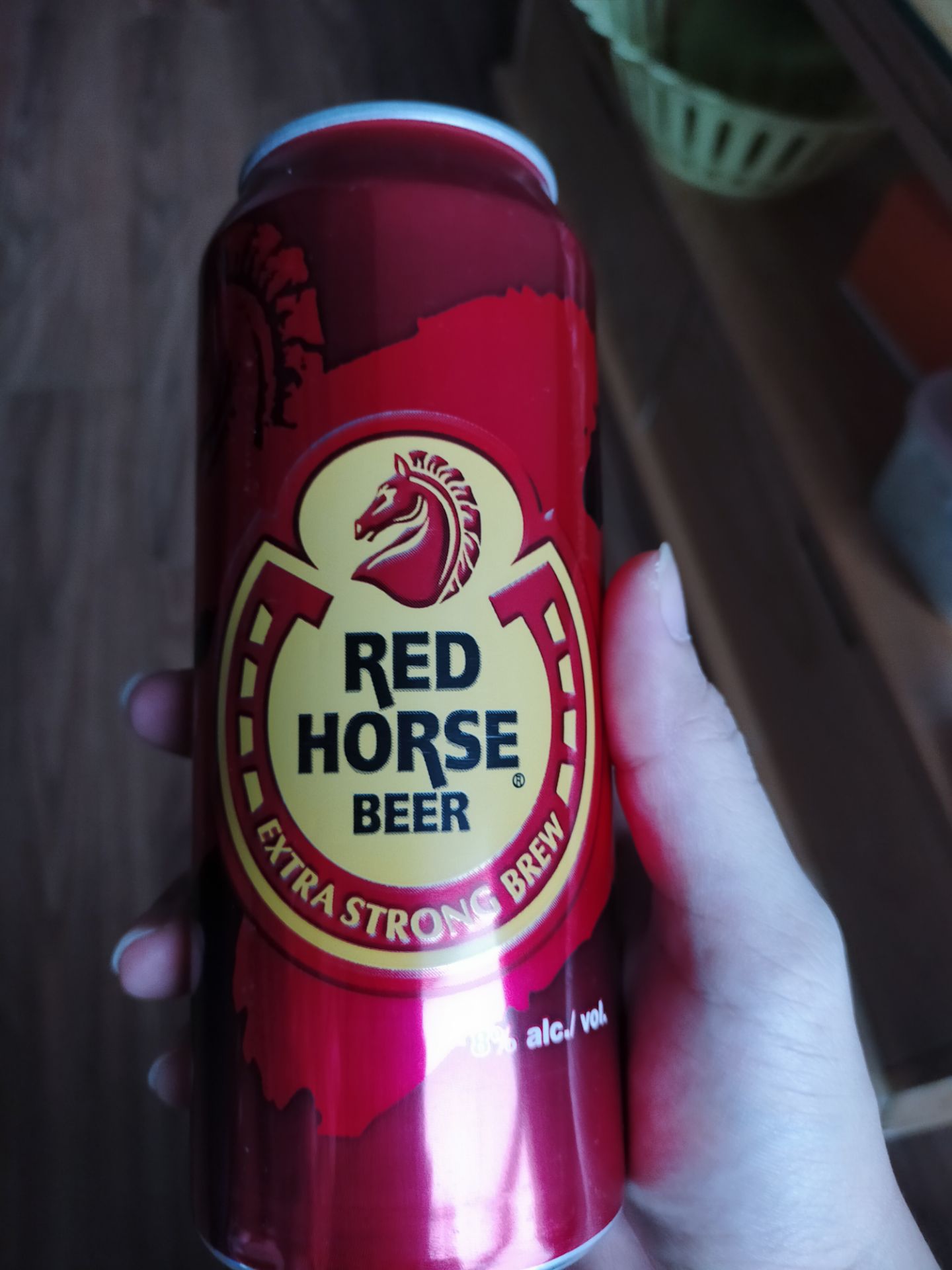 Giao hàng cực nhanh, đúng 2 tiếng. thùng bia đóng bọc kỹ càng. date xa. bia uống cũng khá ngon, được cái nặng, 1 *** là ngủ ngon