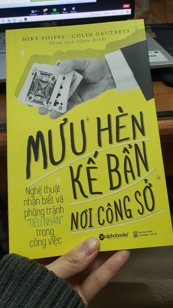 sách bọc cẩn thận. có quà tặng kèm.