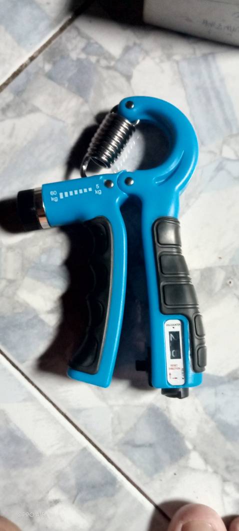 Chất lượng tốt tập cầm rất đầm tay và chắc chắn giao hàng hơi lâu nhưng không sao do đường xa nên mình ưu tiên không sao hết đánh giá cho shop 5 sao