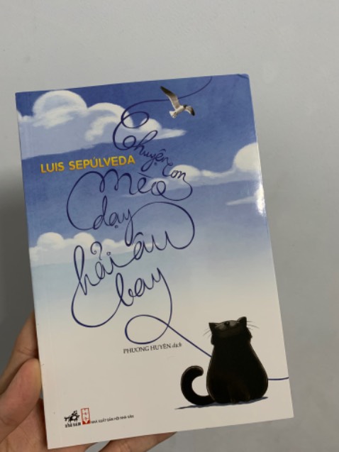 Sách nhỏ gọn, dễ thương, giá thì khỏi bàn, rẻ nhất thị trường rồi. Dịch vụ tiếp nhận-đóng & giao hàng rất nhanh/tốt luôn, ngoại trừ ở khâu đóng hàng thì Tiki nên đầu tư thêm lớp mút lót bao sách lại cho những người mua như mình an tâm hơn. 

Về nội dung sách thì mình chưa đọc tới nên chưa đánh giá được.