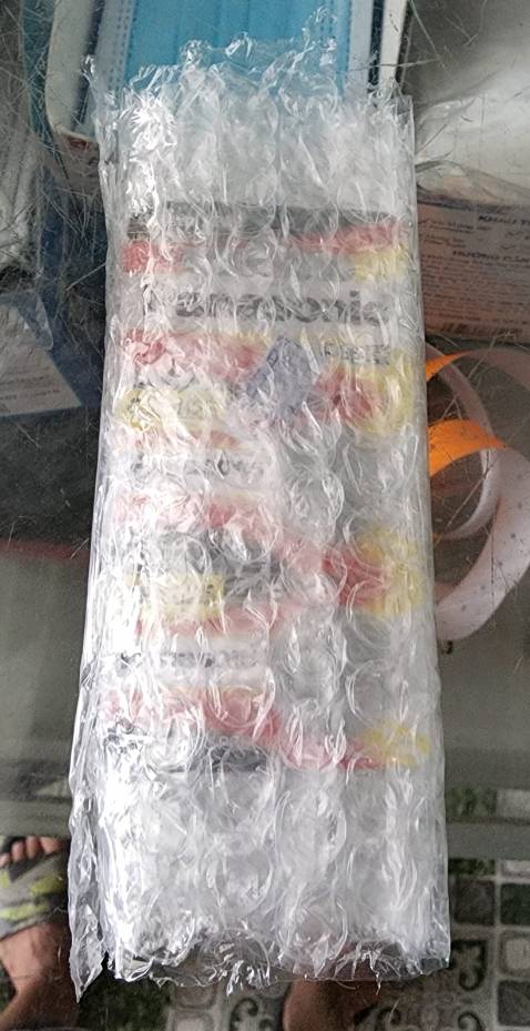 Ảnh cho ai có nhu cầu mua tham khảo nè, size hơi bẹp hơn pin cùng loại.