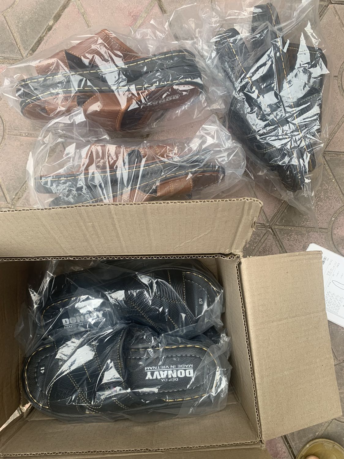 Đã nhận được đủ sản phẩm dép nam da quai ngang, đã mua rồi, sử dụng tốt, giá tốt, chúc shop bán nhiều đơn hàng tốt hơn nữa…