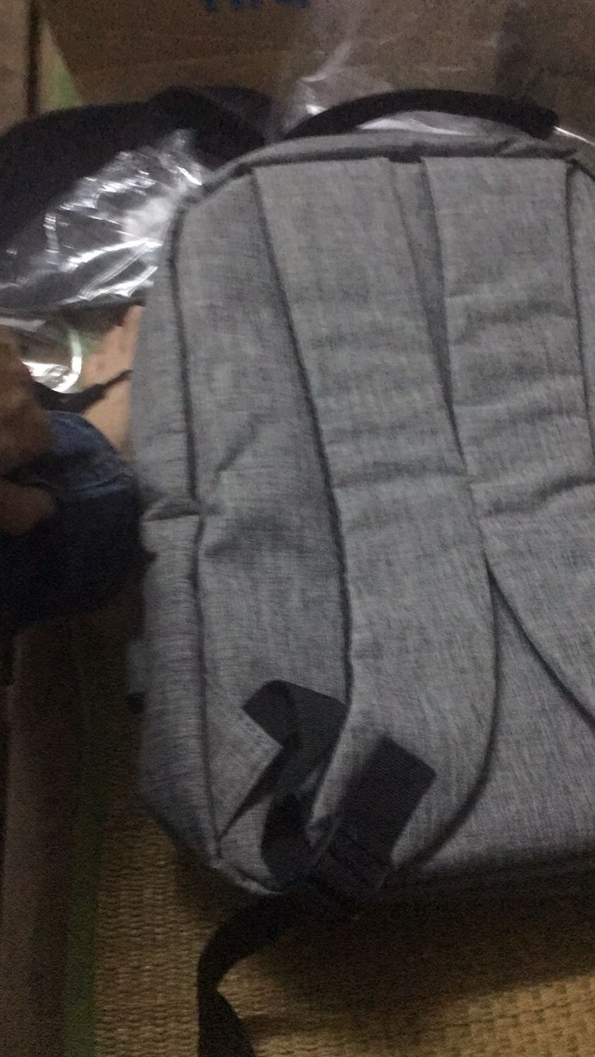 Giao hàng nhanh, 1 vài lỗi nhỏ có thể bỏ qua và ngăn hơi bé. Nhìn chung hài lòng