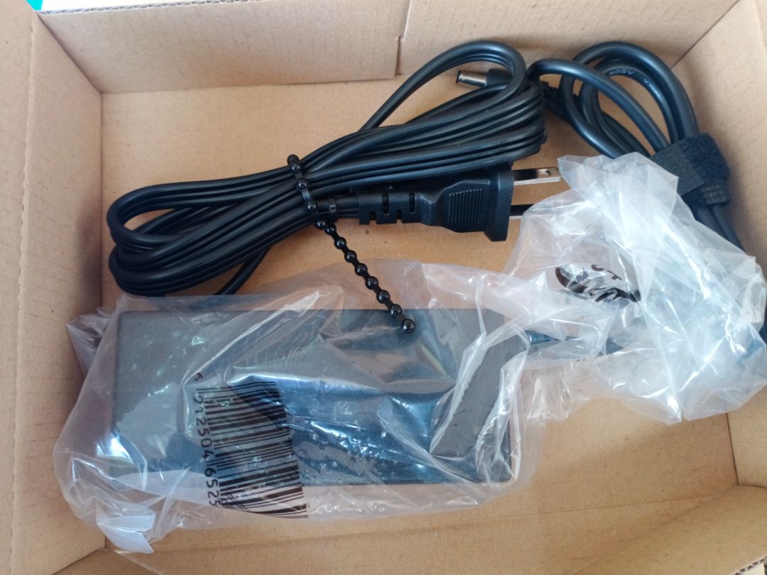 cực kì hài lòng về cách phản hồi đóng gói sp cẩn thận hay giao hàng nhưng shop giao nhầm adapter chui cắm nhỏ hơn máy mình thế là ko sử dụng đc mong tiki hỗ trợ mình trả lại hàng nhanh nha