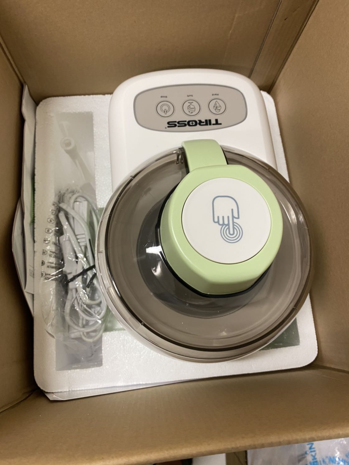 Giao hàng rất oke đúng màu sắc đã đặt và đóng gói cẩn thận, cảm ơn Tiki nhé. Mua rất nhiều máy móc mắc tiền Tiki phục vụ rất đúng với tiêu chí đã đưa ra. Thank