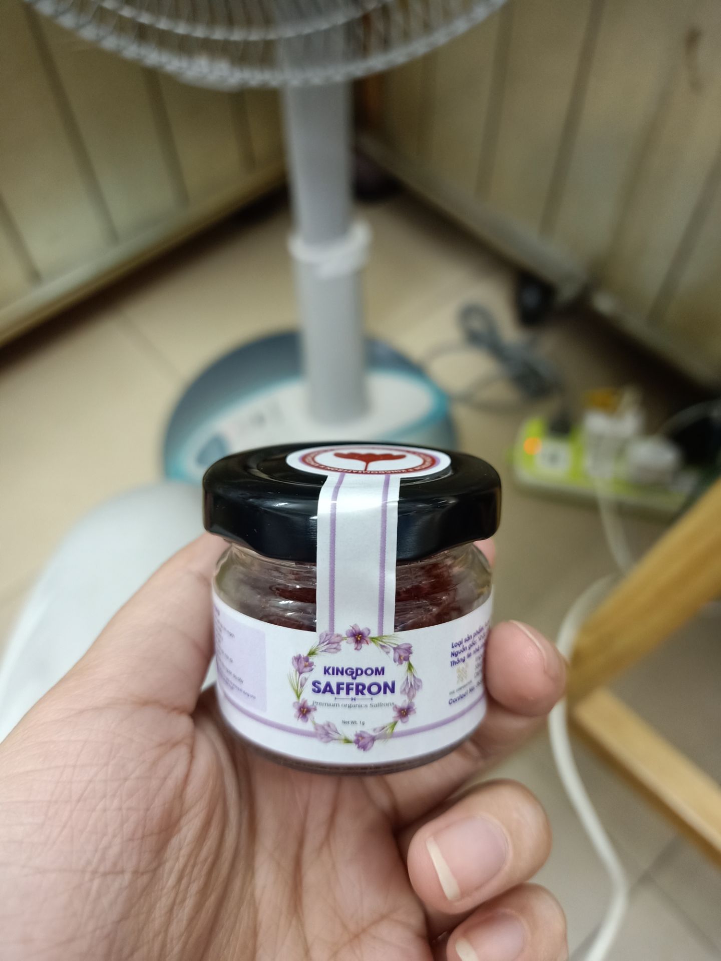 giao nhanh. đóng gói cẩn thận. hàng đúng mô tả. mới dùng nên chưa biết độ hiệu quả. có quà tặng kèm. tem chống hàng giả.