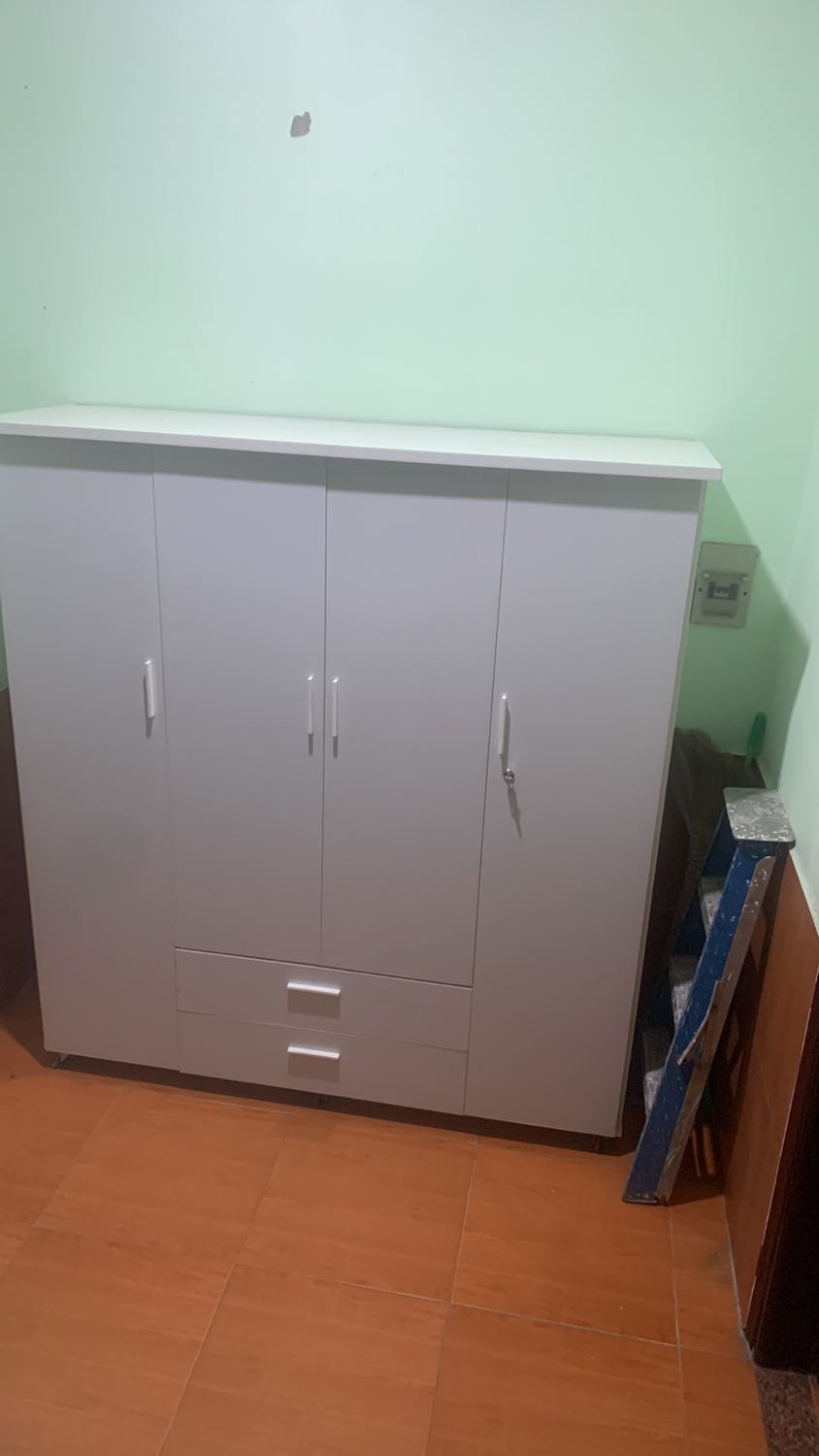 Tủ ok. Nên lên lọt lòng 45cm mới vừa móc lớn . Thêm có 200k . Còn nhà ai lên tầng mà kẹt thì công tháo lắp là 100k / tủ