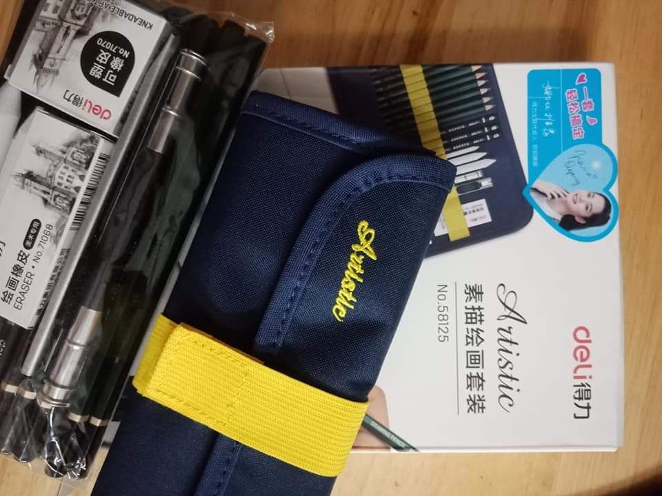 Mua giá sale thì còn ổn chứ mua giá ko sale thì quá max so với chất lượng chì. mình đã *** đó ạ! mình ko thích vẽ di chì nên bút di chì mình ko hề động đến. mình mua cả ship là 186k nhé. nên mình để mức hài lòng ạ. đi đâu vẽ tha cái này đi tiện lém nhé!