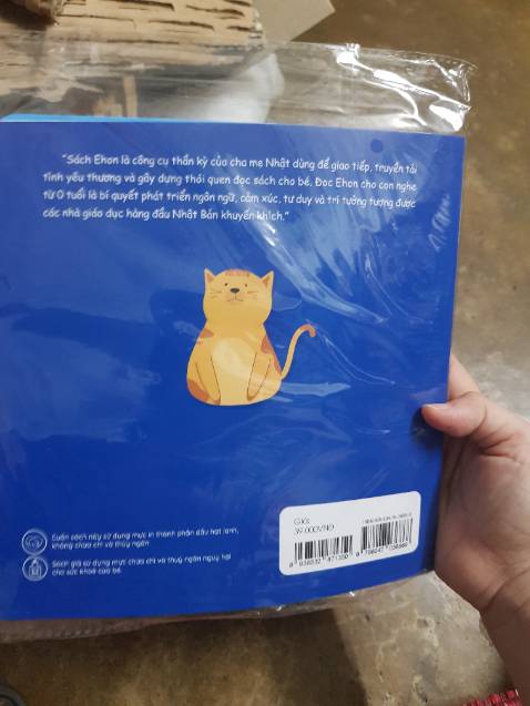 Ehon thì khỏi chê về nội dung rồi. Màu sắc đẹp. Ehon thì khỏi chê về nội dung rồi. Màu sắc đẹp.
