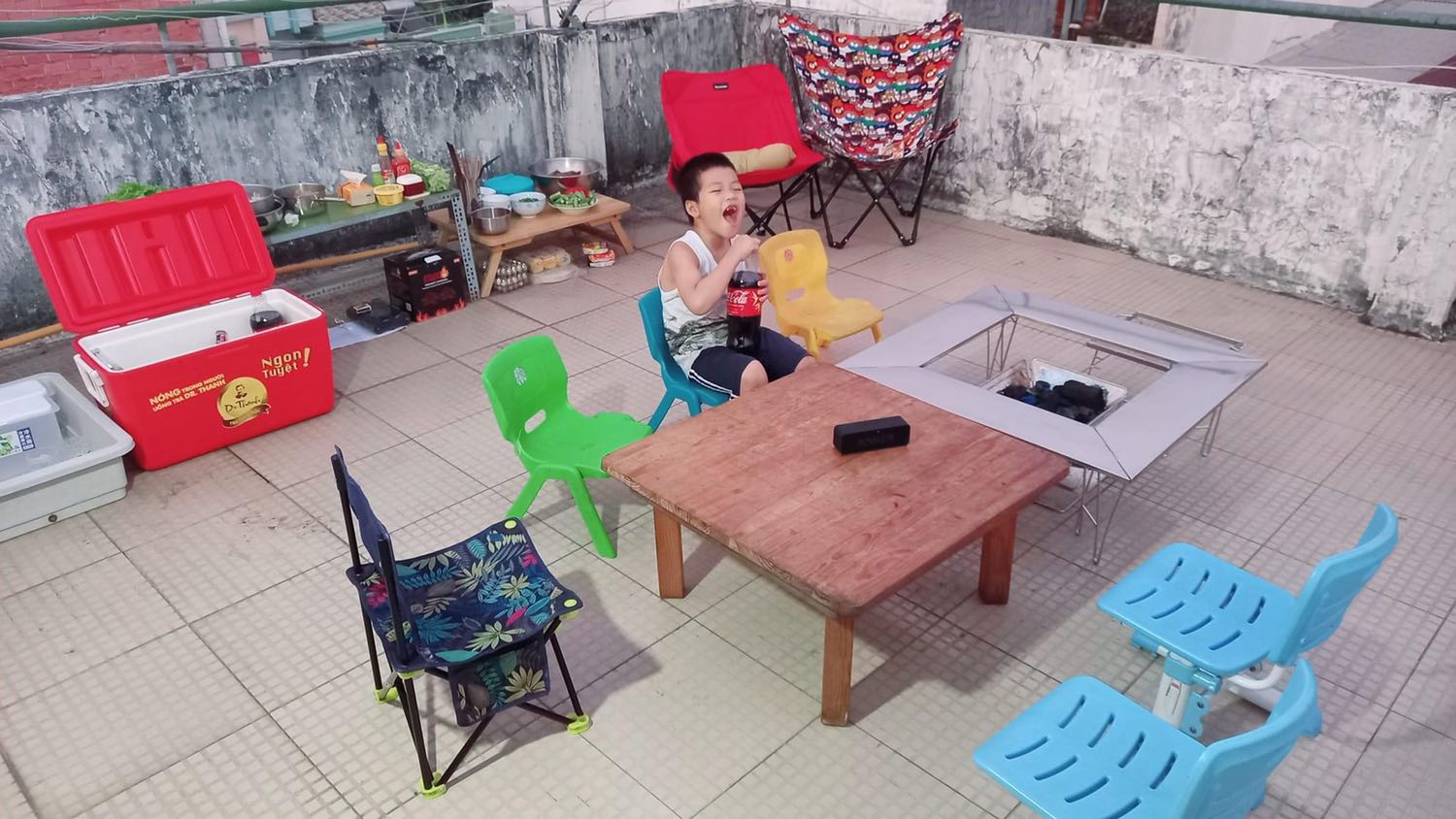 Bếp dễ dàng tháo ráp và đem đi du lịch. Đã dùng để nướng thử 2 lần. Rất hài lòng