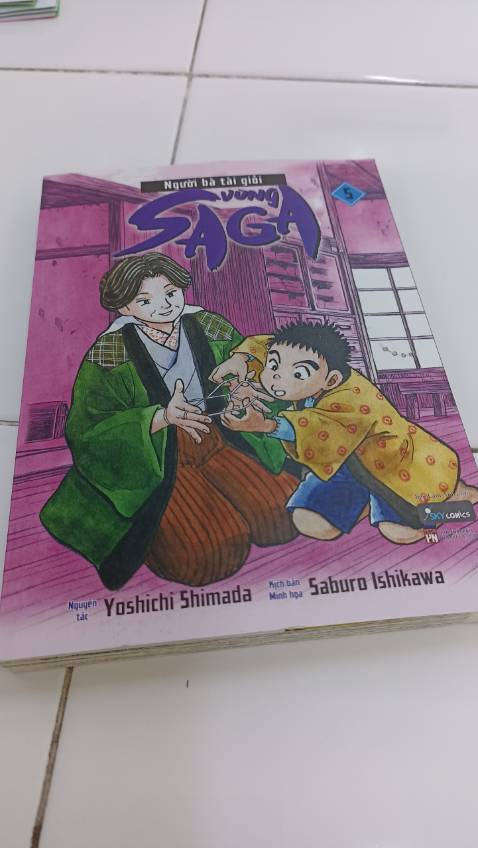 Bộ truyện hay, rất phù hợp với mọi lứa tuổi.
Người bà có cách giáo dục nhẹ nhàng, nghiêm khắc nhưng không làm tổn thương cháu của mình. Đọc xong truyện tranh mình phải tìm mua thêm truyện chữ. Xin cám ơn vì 1 tác phẩm nhân văn và tuyệt vời