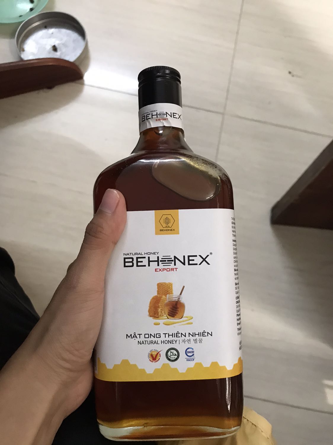 Đóng gói cẩn thận, mật ong có vị thanh, ko quá lỏng. Hy vọng là hàng xuất nên chất lượng tốt