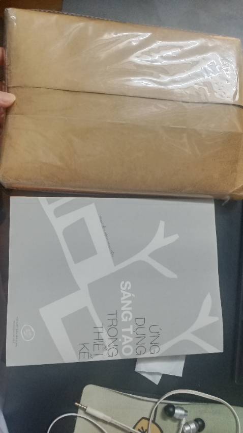 Sách in ấn đẹp, chất liệu giấy cũng ok. Shop đóng gói rất cẩn thận, giá cũng mềm hơn so với thị trường. Cám ơn shop, mình sẽ order nếu có nhu cầu trong tương lai!