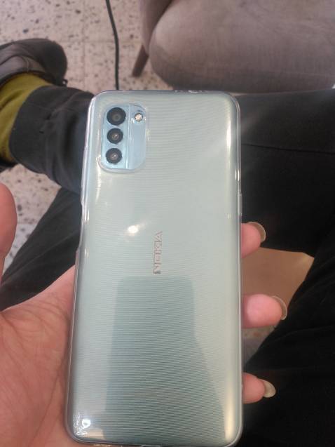 Ok trong tầm giá, cần thêm thời gian mới biết độ bền! Màu xanh hợp với nữ, điện thoại ổn, nói chung là chưa có điểm gì để chê, vân tay đặt chỗ hơi lạ , với có cái nút bên hông hơi thừa và cũng chưa coi hướng dẫn nên ko biết tác dụng gì