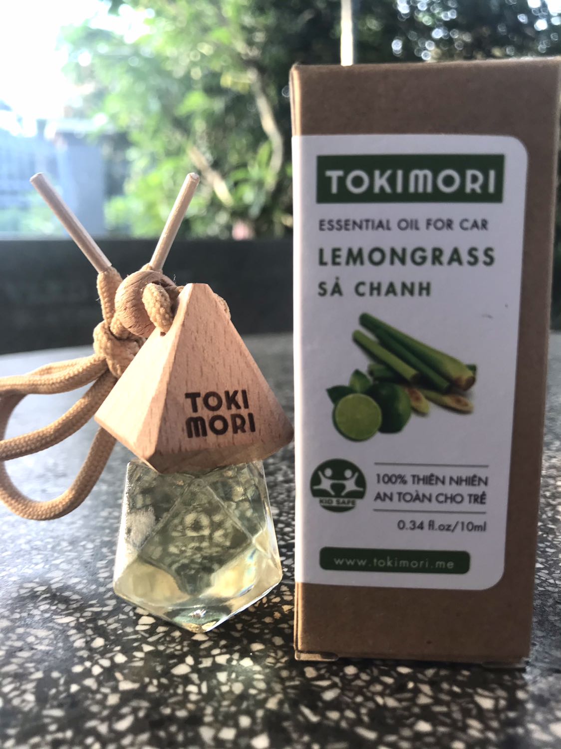 Mùi sả chanh treo xe nhưng mình không có xe, mình treo phòng, treo nhà bếp. Hihi. Mùi  toả hương rất lâu, giá cả rất phù hợp.