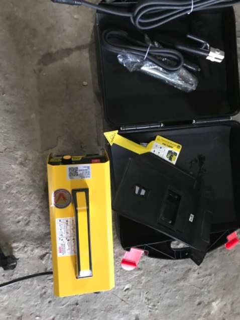 Mình nhận hàng có bị vỡ cái kính của mặt nạ hàn do vận chuyển. Báo tiki, và shop đã xử lý cực kỳ nhanh chóng.
Còn về chất lượng máy hàn Hồng Ký thì rất tốt rồi.
Mình xài đc 2 lần rồi, hàn tốt quá.
5 sao