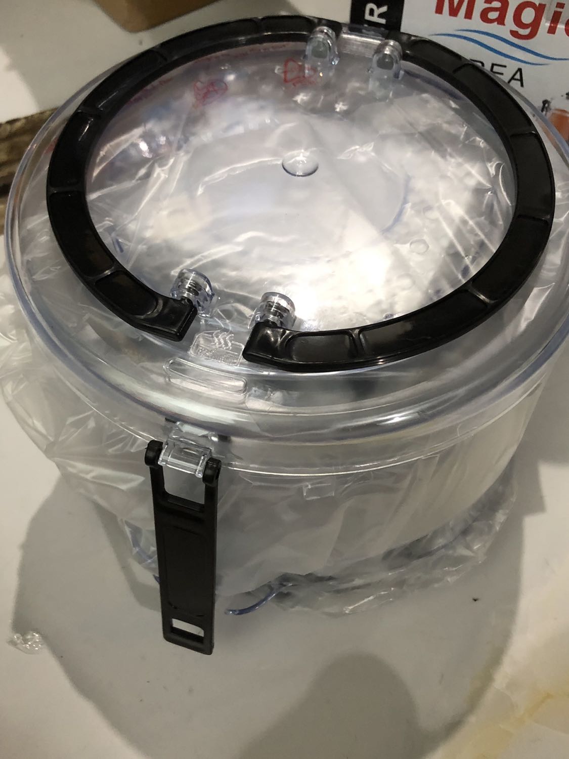 Đóng gói cẩn thận. Sản phẩm đẹp ko chê vào đâu đc. Nhưng khi mới nhận không nghĩ nó nhỏ như vậy luôn! Xinh xinh dễ thương. Chưa sd nên chưa biết chất lượng ra sao. Mong rằng sẽ là 1 sản phẩm tốt đến từ thương hiệu!