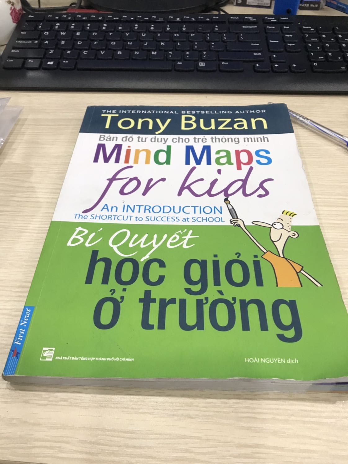 Sách nhận đc bìa rất cũ và cong mép. Đề nghị Tiki kiểm tra kỹ đơn hàng trước khi giao.