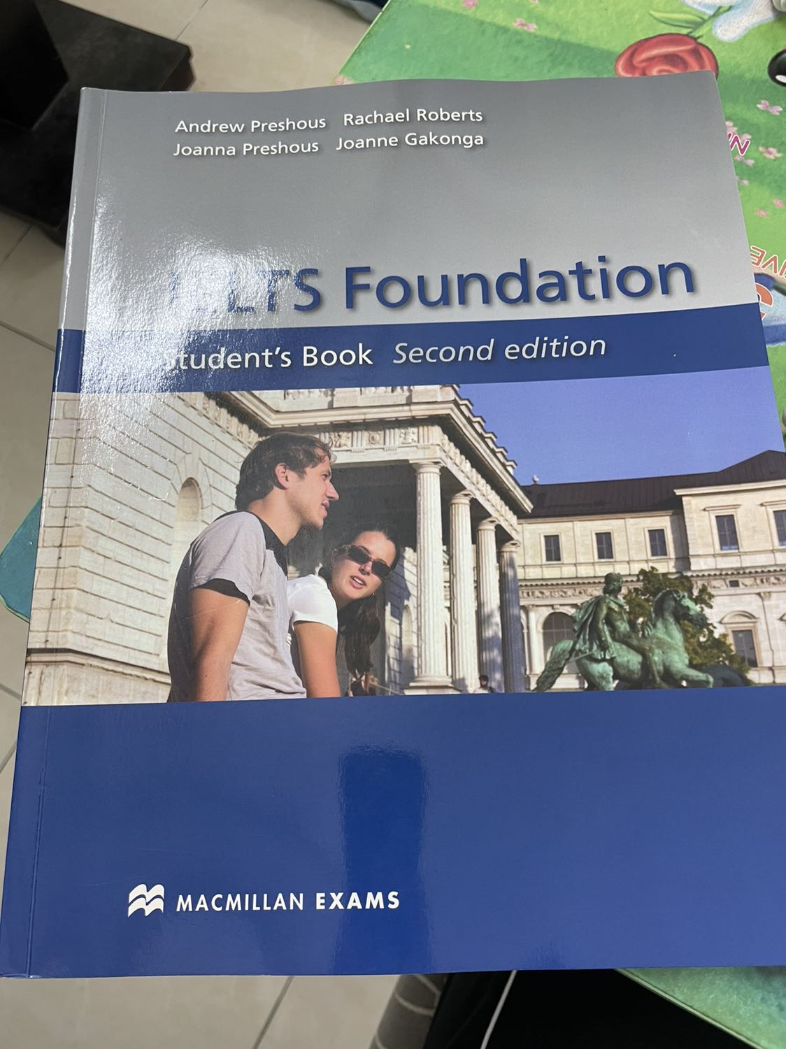 Sách đẹp, bản quyền, giao hàng đúng hẹn. Rất hài lòng