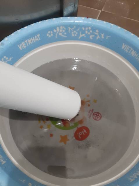 Lõi lọc bị lỗi, lắp vào lọc được khoảng 5p thì hỏng máy luôn, k lọc được,  lõi số 2 bị ra cát sạn đen rất nhiều, mình rất thiện chí liên hệ với shop qua số điện thoại *** trên hóa đơn để giải quyết thiệt hại nhưng shop lươn lẹo, đổ lỗi đủ kiểu. 
Mình đã đề nghị gọi video trực tiếp cho shop để xác nhận nhưng shop không phản hồi, đề nghị cho người qua kiểm tra shop bảo chỉ bán onl, lõi lọc không bảo hành. Mình quay video đầy đủ theo yêu cầu gửi shop nhưng shop lươn lẹo k chịu trách nhiệm dù giá trị đơn hàng không lớn. 
Shop bán hàng không có tâm, không uy tín, quá tệ hại. Lõi lọc bị lỗi, lắp vào lọc được khoảng 5p thì hỏng máy luôn, k lọc được,  lõi số 2 bị ra cát sạn đen rất nhiều, mình rất thiện chí liên hệ với shop qua số điện thoại *** trên hóa đơn để giải quyết thiệt hại nhưng shop lươn lẹo, đổ lỗi đủ kiểu. 
Mình đã đề nghị gọi video trực tiếp cho shop để xác nhận nhưng shop không phản hồi, đề nghị cho người qua kiểm tra shop bảo chỉ bán onl, lõi lọc không bảo hành. Mình quay video đầy đủ theo yêu cầu gửi shop nhưng shop lươn lẹo k chịu trách nhiệm dù giá trị đơn hàng không lớn. 
Shop bán hàng không có tâm, không uy tín, quá tệ hại.