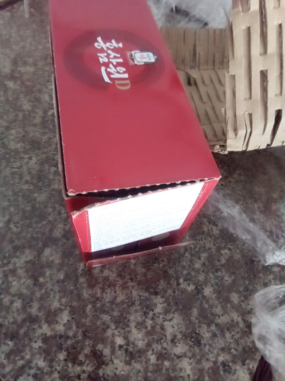 Mình mua hàng của shop nhiều lần rồi. Đây là lần thứ 2 liên tiếp nhận được sản phẩm với bao bì bị rách, bung xúc nên góp ý để Nhà bán cải thiện hơn.