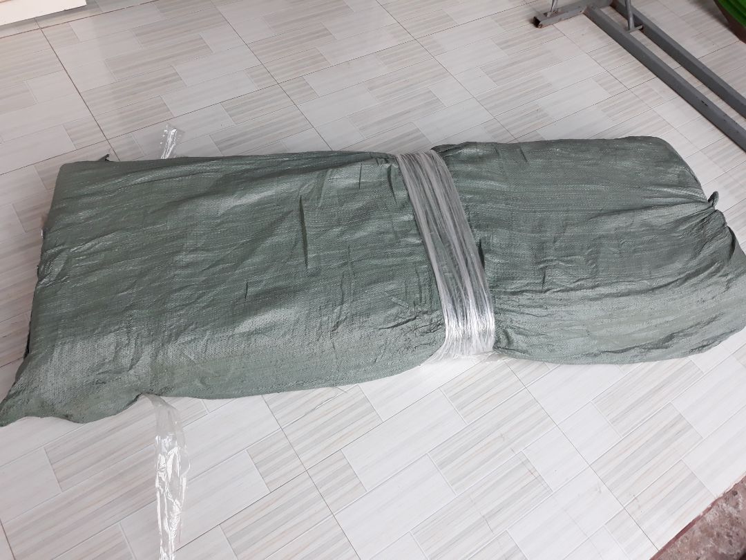 Chất lượng hàng cao su thật chứ ko phải mút xốp. Nệm mới hơi có mùi cao su nhưng không quá nồng, vẫn ổn. Giao hàng đúng hẹn. Nệm được đóng gói kỹ nên lúc nhận vẫn mới tinh sạch sẽ, không trầy xước.