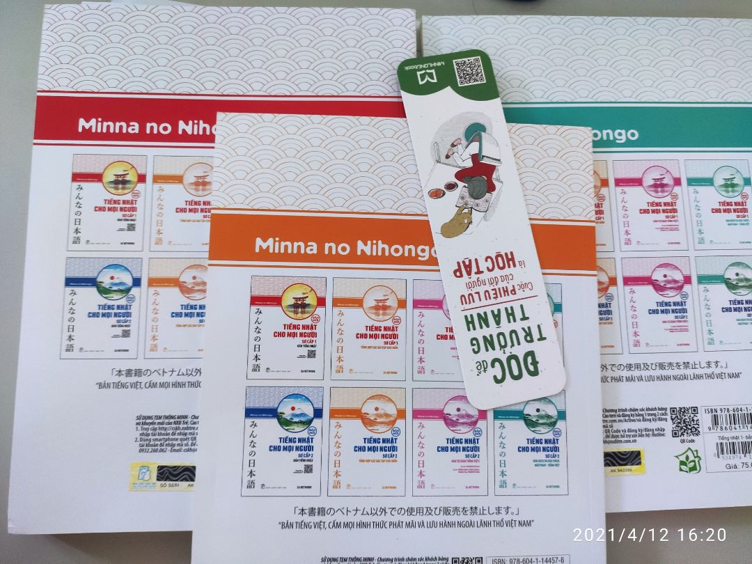 Sách đẹp nguyên seal từ NSX, giấy chất lượng cao, bóng mượt, in rõ đẹp.
Trừ 1 sao do không có Bookmark như hình ảnh quảng cáo, thất vọng. Sách đẹp nguyên seal từ NSX, giấy chất lượng cao, bóng mượt, in rõ đẹp.
Trừ 1 sao do không có Bookmark như hình ảnh quảng cáo, thất vọng.