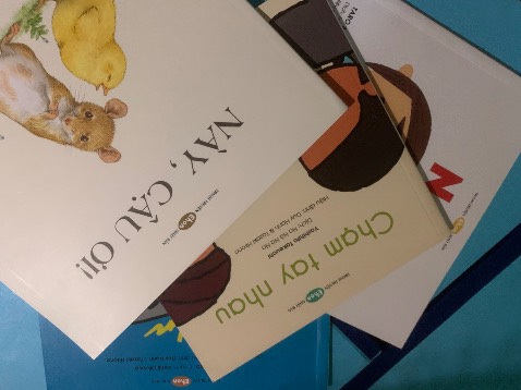 Giao hàng nhanh. Sách có hình ảnh đẹp, nội dung phù hợp với các bé.