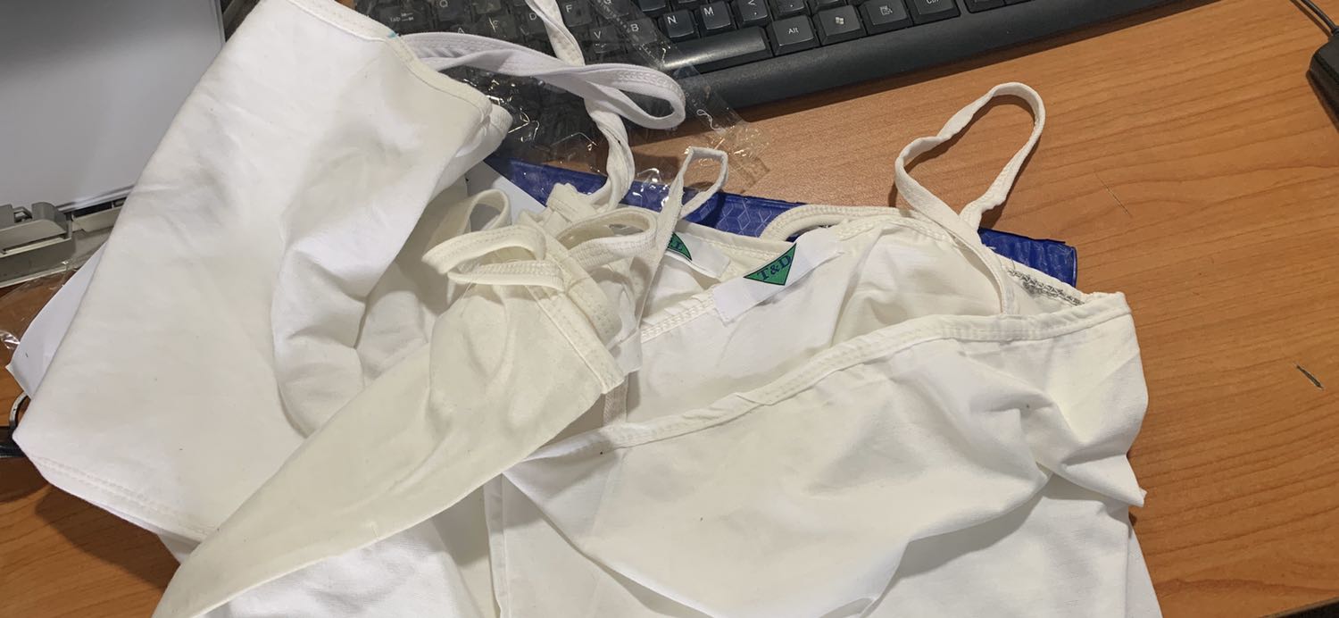 Sản phẩm kém chất lượng, hàng cũ đã qua sử dụng, kèm theo hình ảnh thực. Quá thất vọng về chất lượng sản phẩm của Tiki. Nhânn viên giao hàng thái độ phục vụ quá tồi, không hỗ trợ khách hàng. Yêu cầu trả hàng