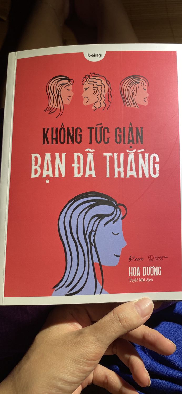 Chọn mua cuốn sách này vì đang giai đoạn bầu bì dễ tức giận chứ bt chắc sẽ ko mua. Nội dung hầu hết là những điều ai cũng biết, chỉ là nó được diễn đạt bằng 1 người có văn phong hay, như mình tâm sự với bạn bè cho lời khuyên vậy á