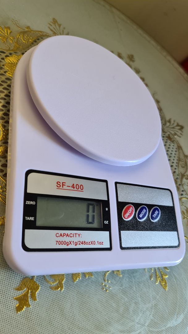 Tôi đặt mua sản phẩm (sp) loại 10kg nhưng nhận được loại 7kg. Shop giao hàng không đúng với đơn đặt mua, thông tin cấu hình sp không đúng với sp giao cho khách hàng. Điều đó nghĩa là shop đã thông tin sp sai, có hiện tượng *** dối khách hàng. Hiện tượng này tôi thấy rất rất nhiều khách hàng phản ánh mà Tiki không có biện pháp gì đối với shop này mà chỉ yêu cầu khách hàng đổi trả, như vậy là chưa thỏa đáng và cầu thị. Tôi đề nghị Tiki nên có những biện pháp xử lý đối với shop để những việc thông tin sp sai, *** dối khách hàng này không xảy ra nữa. Trân trọng. PS: Kèm theo là hình sản phẩm thực tế nhận được cách đây 1 tiếng. Tôi đặt mua sản phẩm (sp) loại 10kg nhưng nhận được loại 7kg. Shop giao hàng không đúng với đơn đặt mua, thông tin cấu hình sp không đúng với sp giao cho khách hàng. Điều đó nghĩa là shop đã thông tin sp sai, có hiện tượng *** dối khách hàng. Hiện tượng này tôi thấy rất rất nhiều khách hàng phản ánh mà Tiki không có biện pháp gì đối với shop này mà chỉ yêu cầu khách hàng đổi trả, như vậy là chưa thỏa đáng và cầu thị. Tôi đề nghị Tiki nên có những biện pháp xử lý đối với shop để những việc thông tin sp sai, *** dối khách hàng này không xảy ra nữa. Trân trọng. PS: Kèm theo là hình sản phẩm thực tế nhận được cách đây 1 tiếng.