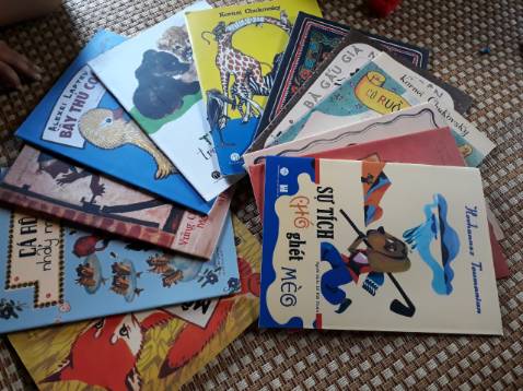 Bộ sách rất thú vị, hình minh họa siêu cưng, dịch giả Lê Hải Đoàn dịch mượt mà. Shop giao hàng nhanh và gói kĩ, chu đáo.
Bé nhà mình rất thích ^^.