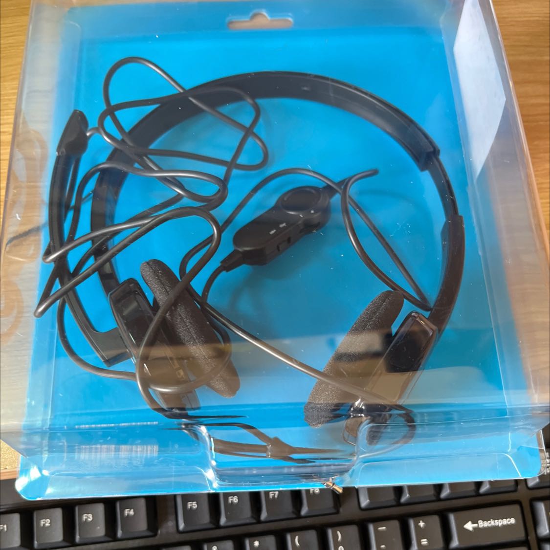 Tuyệt vời. Nhẹ nhàng và âm thanh rõ ràng . Đáng tiền. Đỡ hại màng nhĩ! Hiii Tuyệt vời. Nhẹ nhàng và âm thanh rõ ràng . Đáng tiền. Đỡ hại màng nhĩ! Hiii