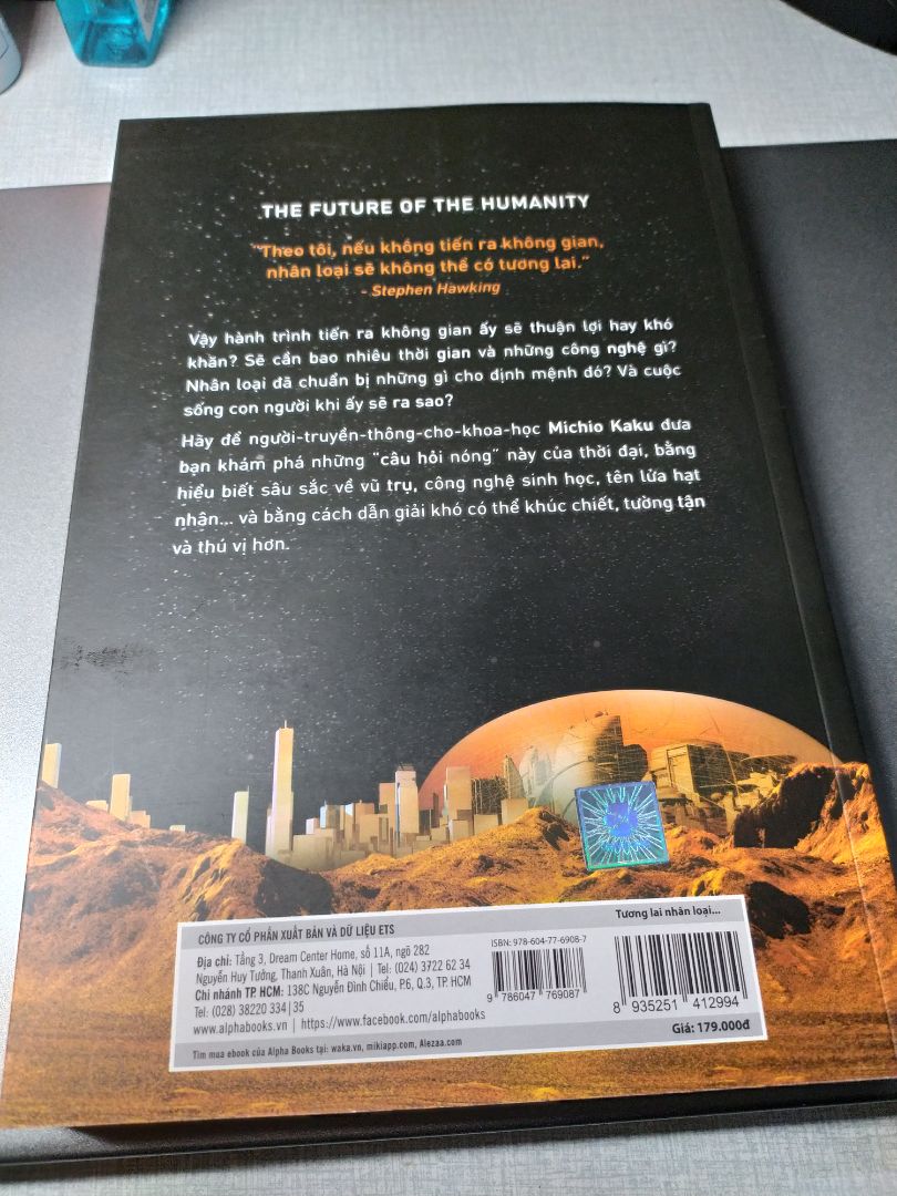 Mua combo của GS Kaku, tình cờ đọc và thấy hah đặt mua, 1 ngày sau giao, rất đẹp về phần trình bày và chất lượng, FAHASA để ahahmove giao hàng đóng gói khá kĩ càng, nội dung rất thú vị và cuốn hút, CÓ DẪN CHỨNG RÕ RÀNG cuối trang vì đây là công trình nghiên cứu chứ k phải tiên đoán. Thật sự rất thích cách GS dẫn dắt câu chuyện dễ hiểu
