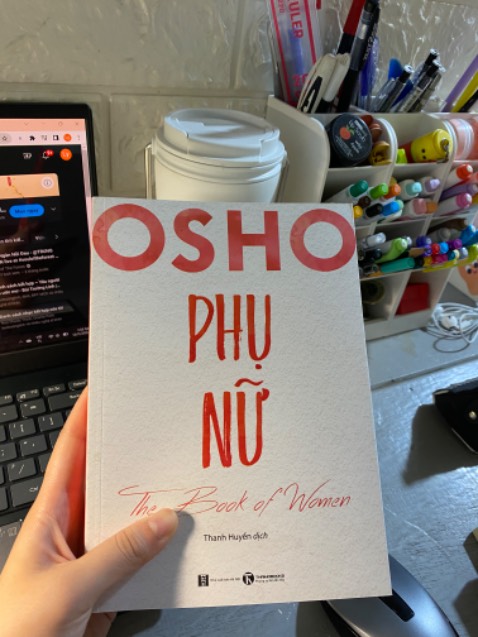 Sách còn mới nguyên ko có dấu hiệu rách nát hay sai chính tả mấy 
Tiki giao hàng nhanh và gói hàng cẩn thận 
Sách sale 50% nhưng tiki giao hàng như đối với giá gốc 
Không hề có tình trạng mua sách sale là sách cũ rách nát hỏng thiếu trang 
Nên mua nha mọi người 
Vấn đề mà mn thắc mắc về phụ nữ sẽ được cuốn sách giải đáp chi tiết 
❤️ Tiki