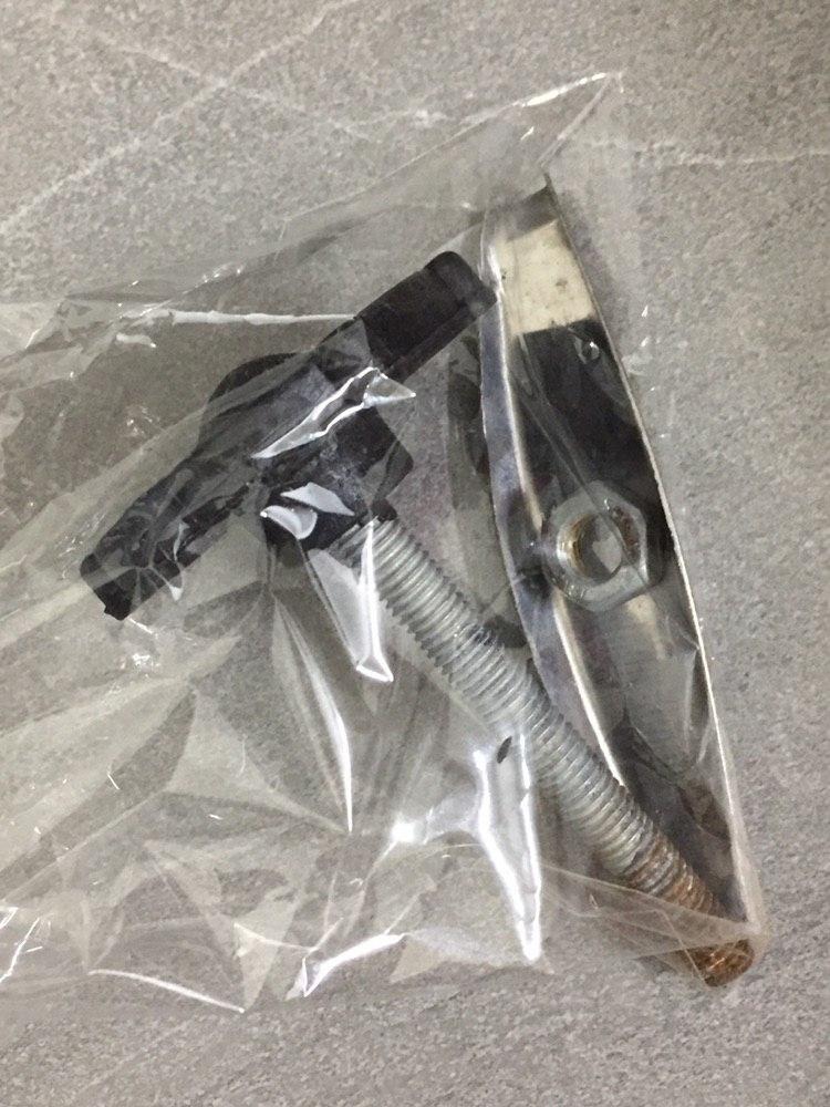 Tôi thật sự bất ngờ và thất vọng khi nhận được sản phẩm (như hình bên dưới): sản phẩm mua mới nhưng nhìn rất cũ và bị rỉ xét nhiều. Lần đầu tiện nhận được 1 sản phẩm tệ hại ntn từ Tiki. Mong được xử lý sớm!