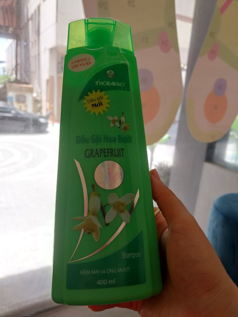 Nên mua nó mùi rất thơm dễ chịu và quan trọng là không bị ngứa