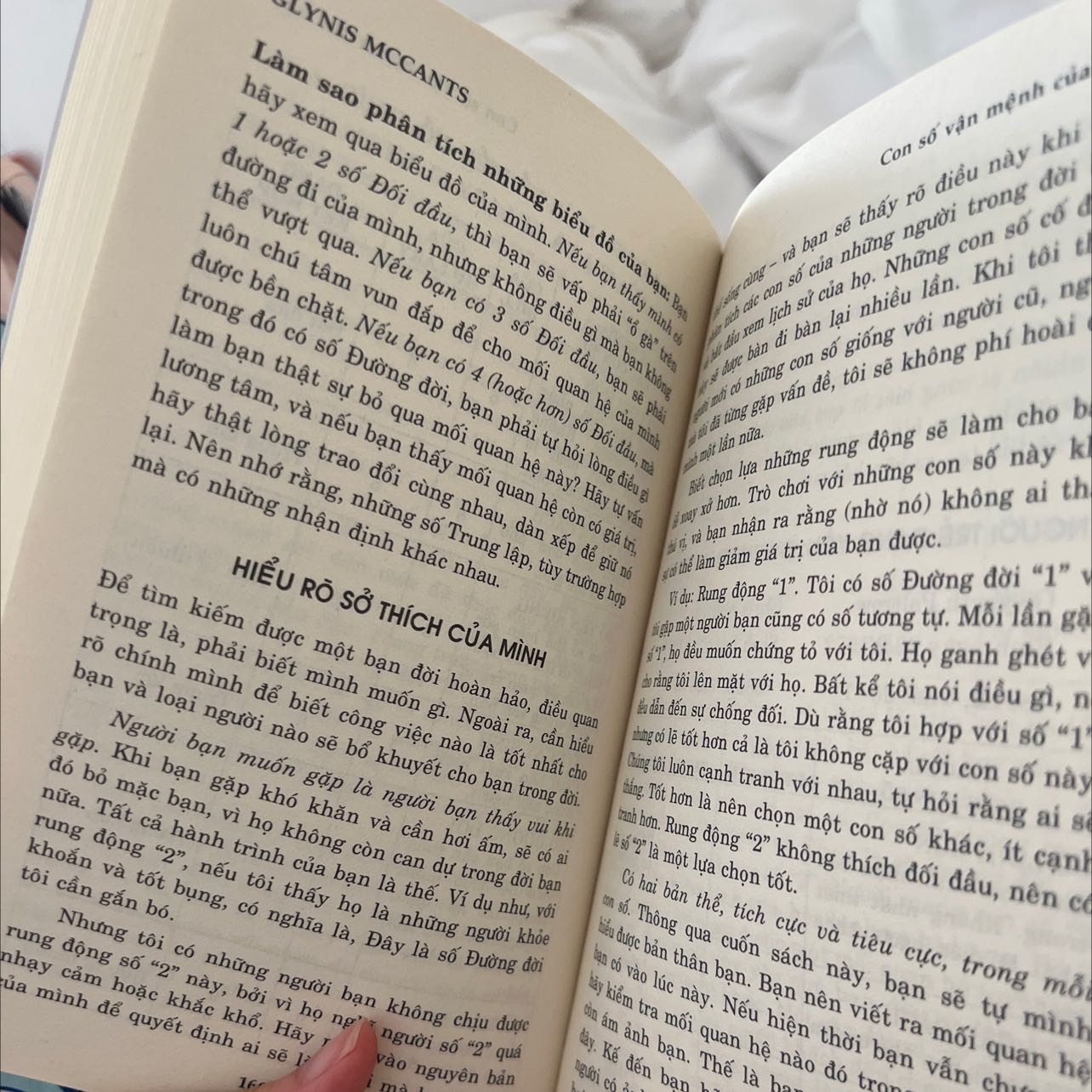 Đã mua nhiều quyển về Thần số học. Quyển này đề cập khía cạnh rất mới so với các quyển khác. Bệnh tật, cách cải thiện, đáng mua.