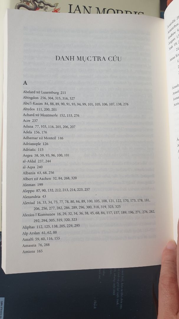 Có một sự thật bị lãng quên suốt gần một ngàn năm nay. Đó là sự thật về nguồn gốc của chuỗi các cuộc Thập tự chinh hào hùng và bi tráng. Peter Frankopan, vị Giáo sư Lịch sử toàn cầu sinh năm 1971 của Đại học Oxford đã "khai quật" lại sự thật đó ngay trong quyển sách này.