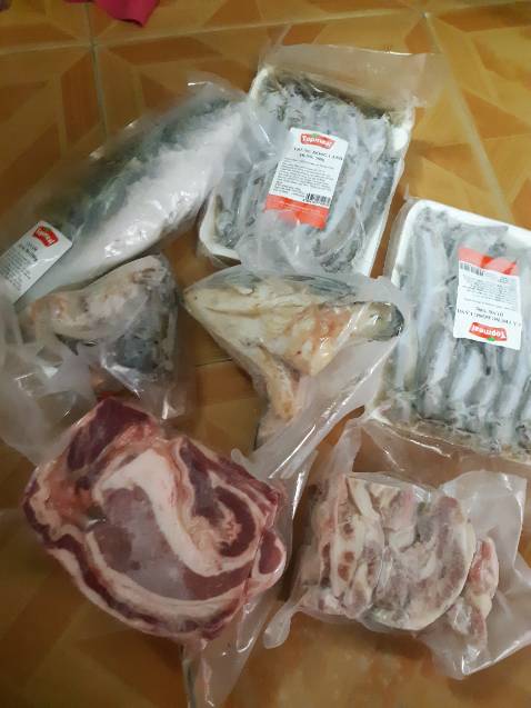 Mua 2 phần xương ức heo, giao có 1 phần, đã báo nhà bán hàng, 1 tuần trôi qua, không nhận được 1 câu trả lời nào từ nhà bán hàng.