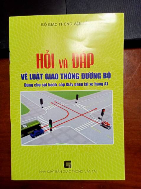 yêu cầu nhà sách kiểm tra lại đơn hàng này. giao hàng không đúng đơn đặt hàng