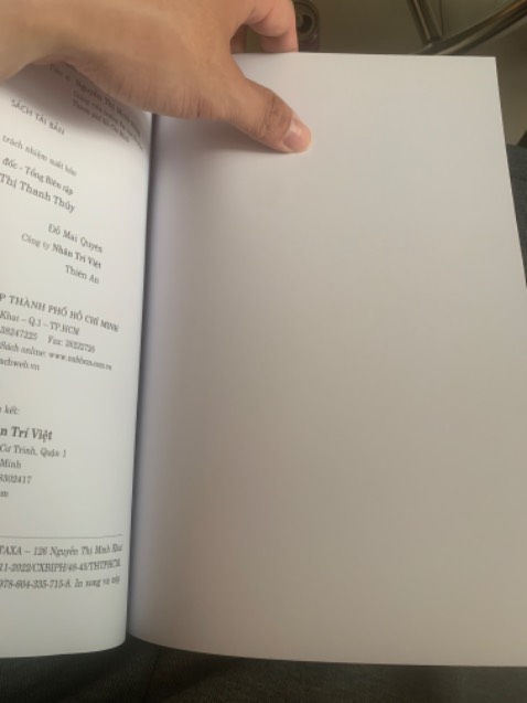 Thiếu mất đĩa , cần shop liên hệ lại và bổ sung cho mình ạ. Chỉ có 1 cuốn có 3 cuốn còn lại bị thiếu ***