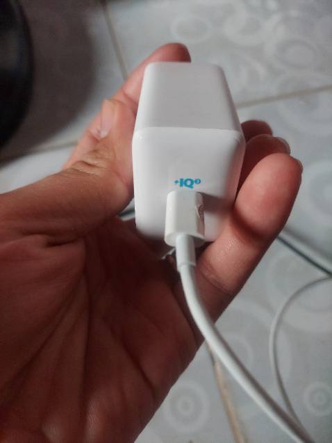 Sạc vô pin nhanh từ 25% lên 80% trong 30p. Qua 80% sạc chậm lại . Sp chất lượng. Đáng tiền