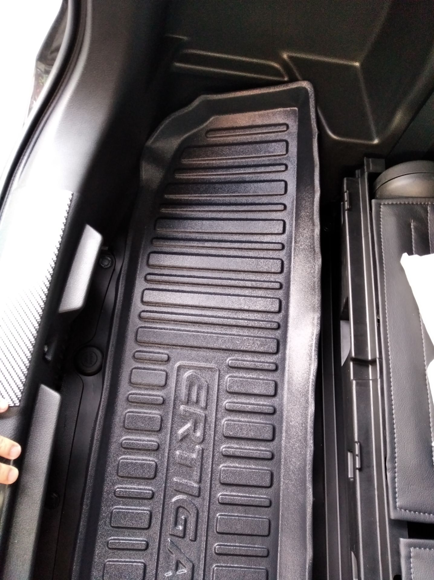 hàng giao ko đúng cho ertiga 2019, đóng gói làm gãy hết viền, ko thể nào khớp với xe, chất lượng sp rất tệ so với giá 420k, giống bị *** đảo quá. yêu cầu trả tiền ngay lập tức, mua rất nhiều ở Tiki mà chưa bao giờ nóng máu như vậy