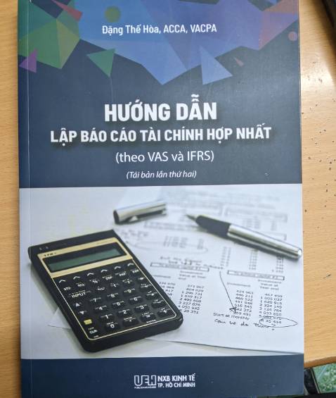 Hài lòng về nội dung cuốn sách mang lại. Trình bày dễ hiểu ngắn gọn, giao hàng nhanh dịch vụ tốt