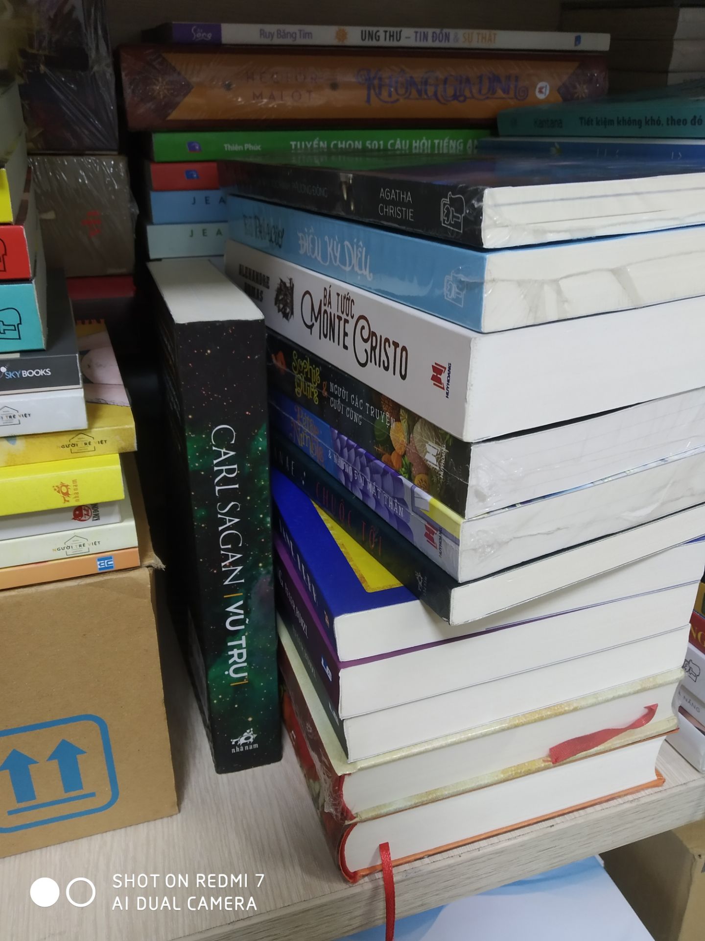 sách đẹp còn mới nguyên ,truyện hấp dẫn các bạn nhỏ nhà mình rất thích!!!!