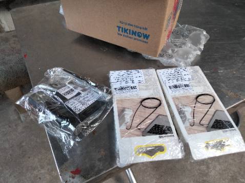 Không phải loại tôi cần. Tôi cần mua loại xạc có đầu nam châm