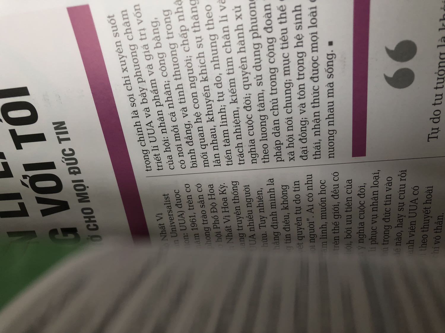Vị khá ngon, hậu vị hơi mặn, lúc mua có được quà tặng kèm khá ưng ý, giả cả hợp lý, có thể để ăn dần trong 1-2 tuần hoặc ăn cùng nhóm bạn uống trà các thứ đều được. Chấm 8.5/10 về cảm nhận cá nhân. Hàng được đánh dấu dễ vỡ nhưng shipper giao làm sao đó lúc nhận lủng 1 lỗ trên hộp giấy (này k biết bị từ lúc nào nên k đổ lỗi cho ai)